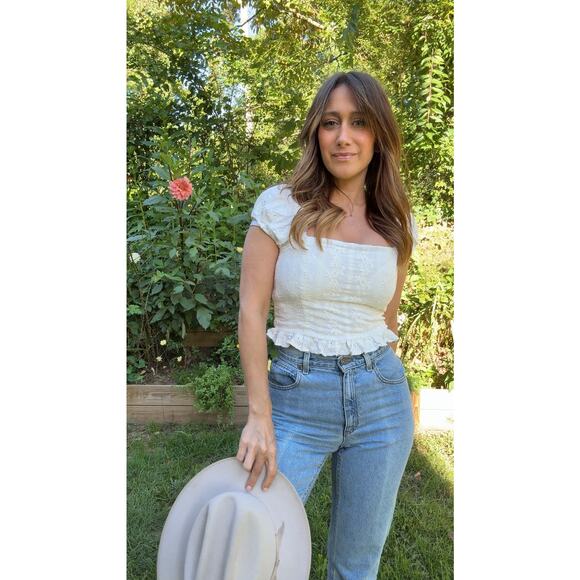 Saltwater Luxe Embroidered Puff-Sleeve Top - Picture 9 of 9